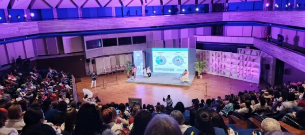 Revolución con Rostro de Mujer-Foro