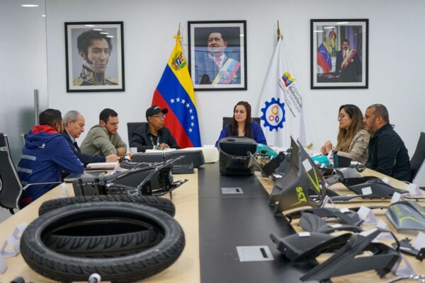 Reunión-sector-motocicletas-partes-autopartes
