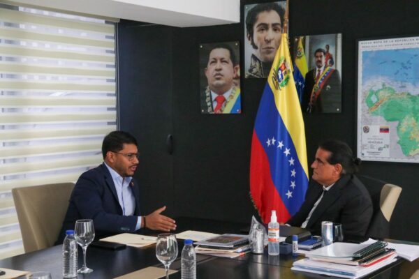 Reunión-avances-AgroAlba- Alex Saab
