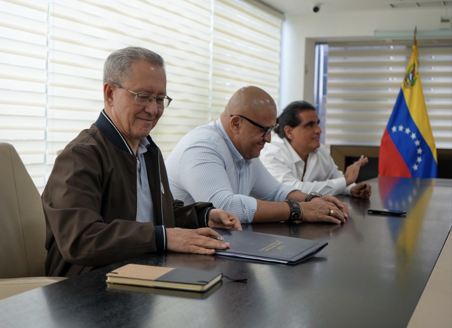 Firma_planta_avícola_alex_saab